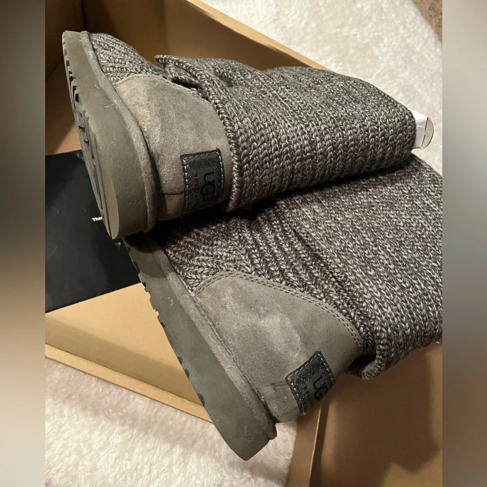 Ugh Classic Cardy Boot - Gray - Picture 4 of 7